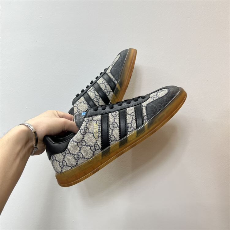 GUCCI X ADIDAS MEN’S GAZELLE SNEAKER – GCC066