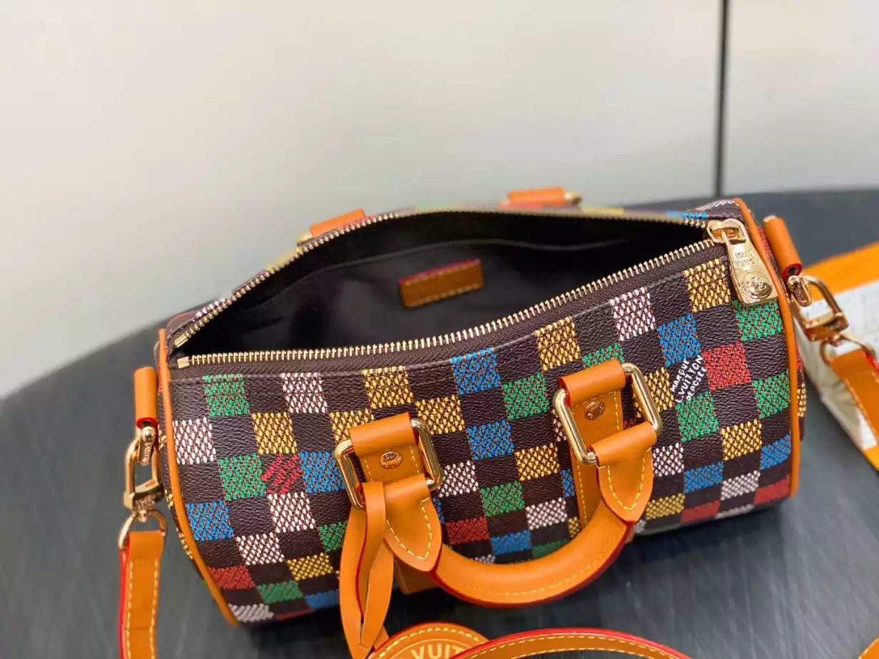 Louis Vuitton Keepall Bandoulière 25 – LW199