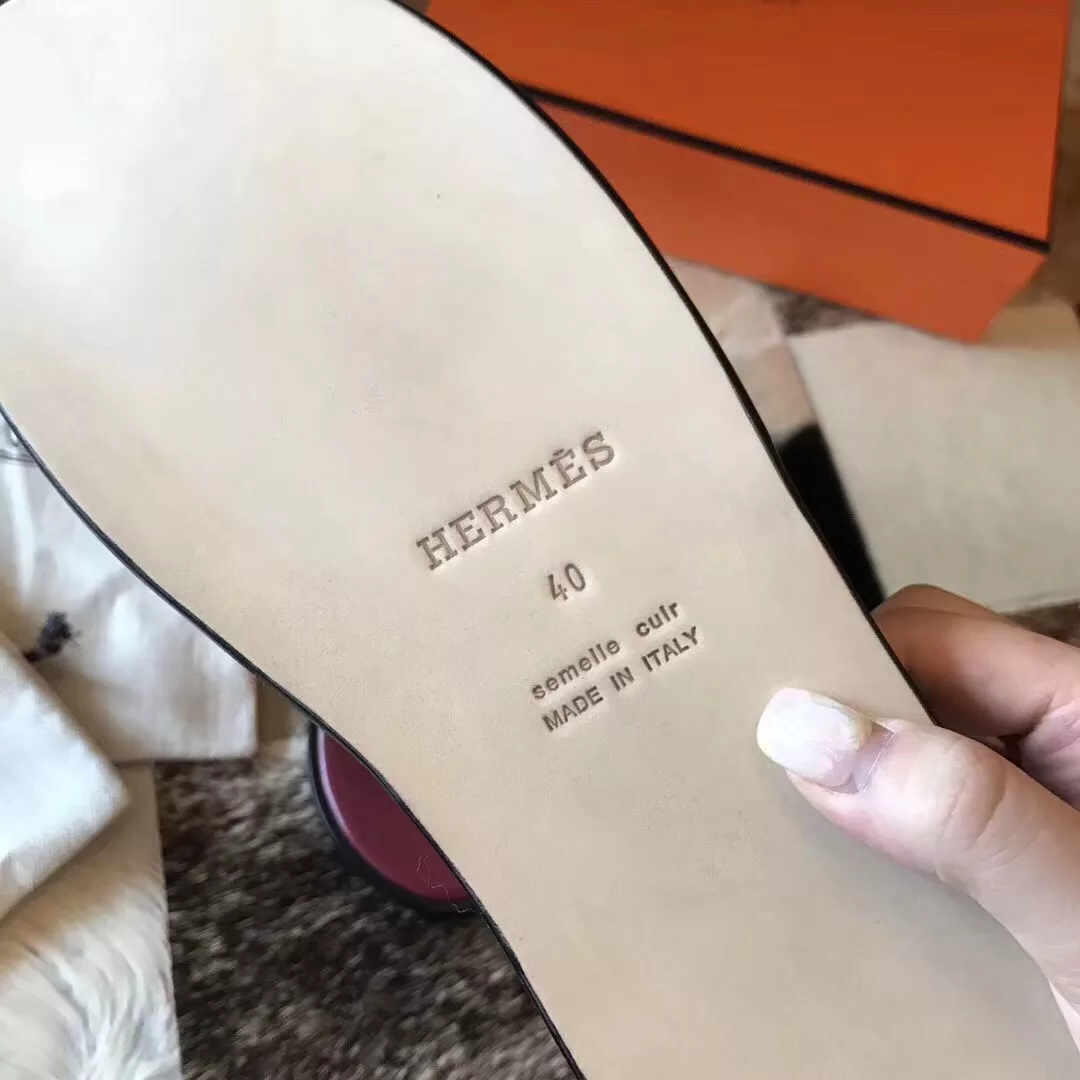 HERMES MEN’S IZMIR SANDALS IN RUBY EPSOM CALFSKIN – HMSD031