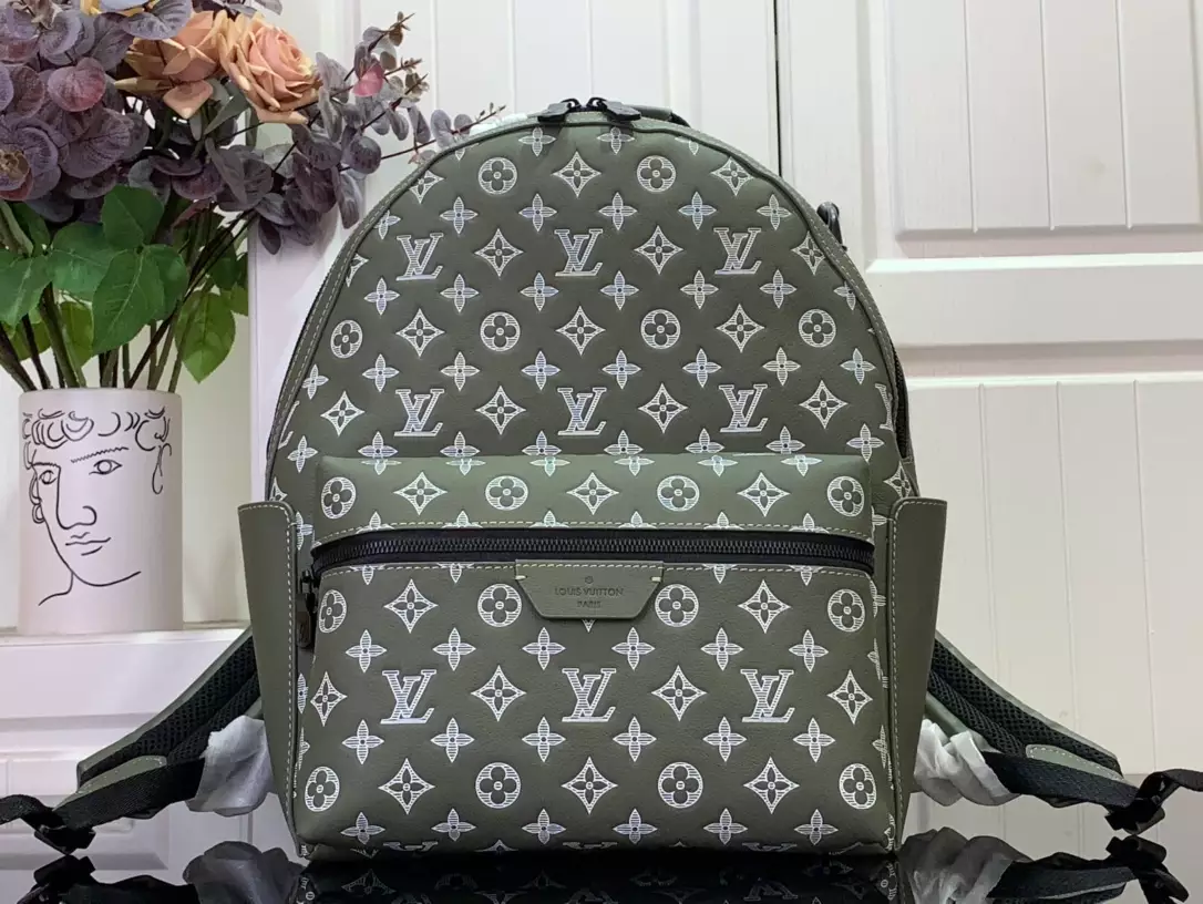 Louis Vuitton Discovery PM Backpack Olive Green Monogram Shadow Leather – LW148