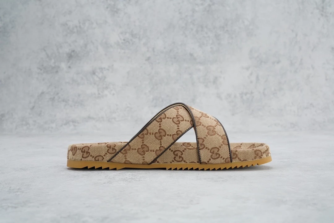 GUCCI MEN’S SLIDE SANDAL – GSL071
