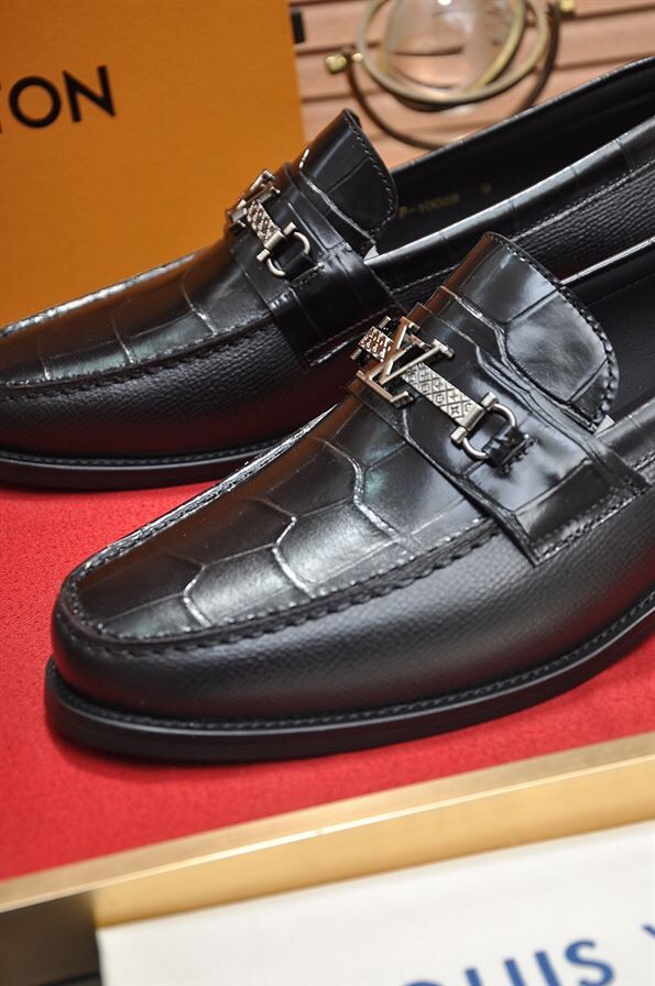 LOUIS VUITTON MAJOR LOAFER – VL001