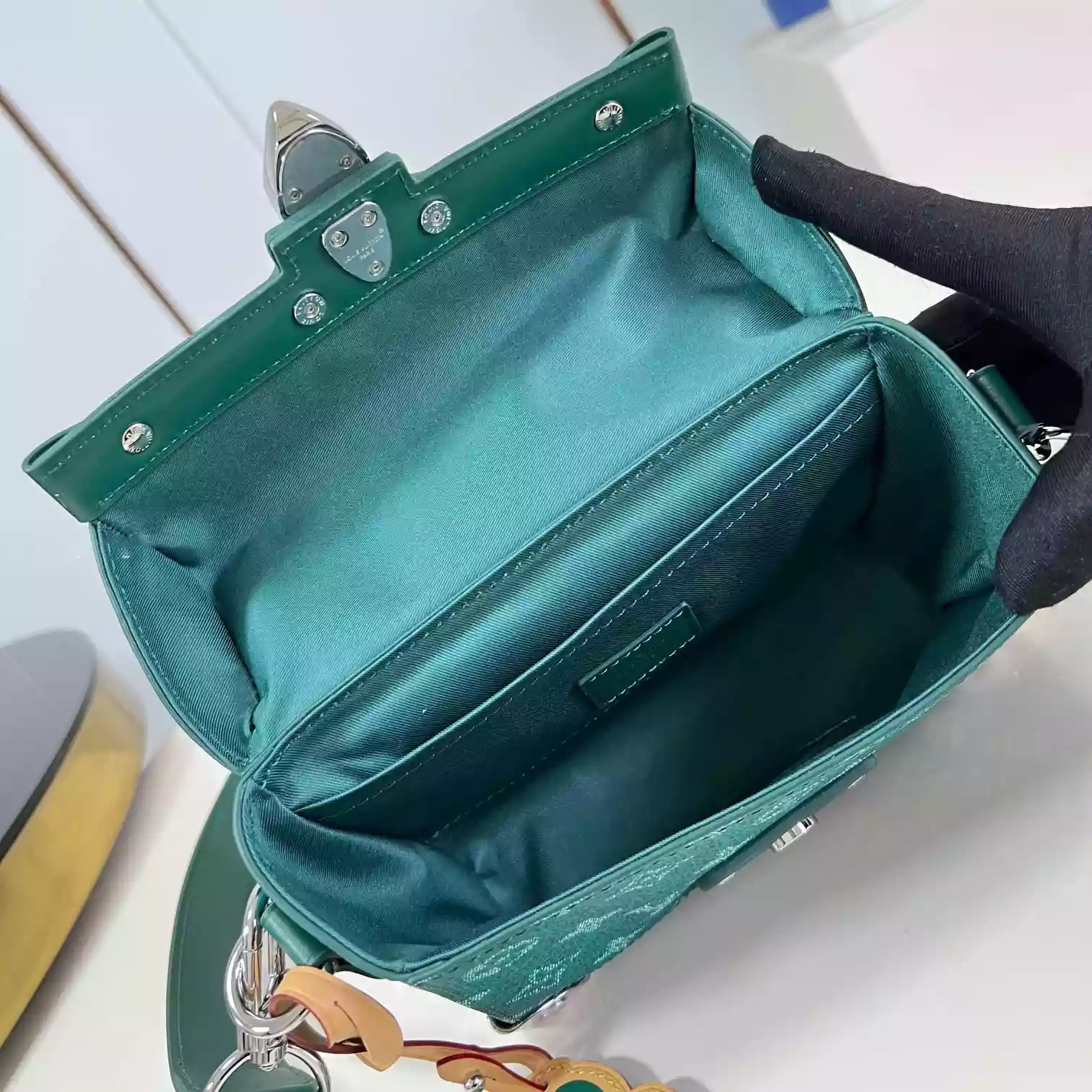 SOUL TRUNK IN GREEN M12686  – LW424