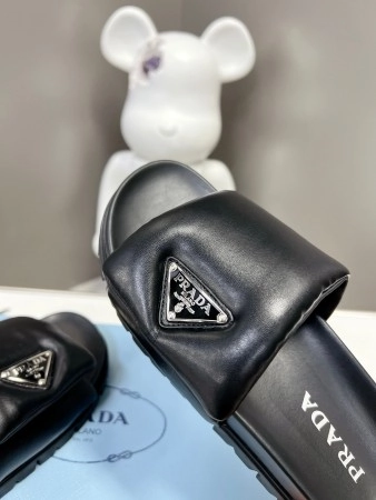 PRADA SLIDES IN BLACK SOFT PADDED NAPPA LEATHER – PSD079