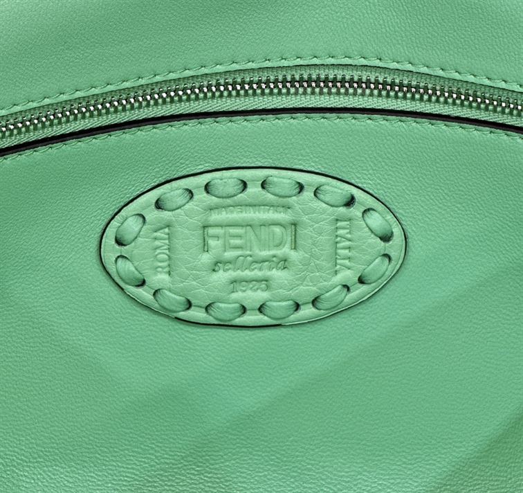 FENDI BAGUETTE GREEN SELLERIA BAG WITH OVERSIZE TOPSTITCHING – F031