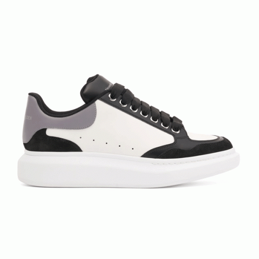 ALEXANDER MCQUEEN OVERSIZED SNEAKER IN BLACK/WHITE – ALD039