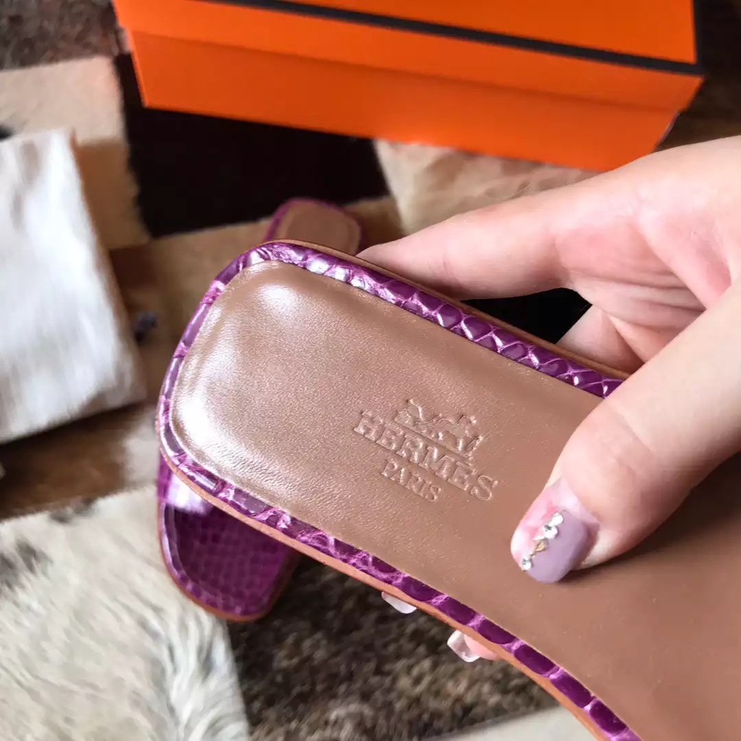 HERMES ORAN SLIDE SANDALS IN PURPLE SHINY NILOTICUS CROCODILE SKIN – HMSD054