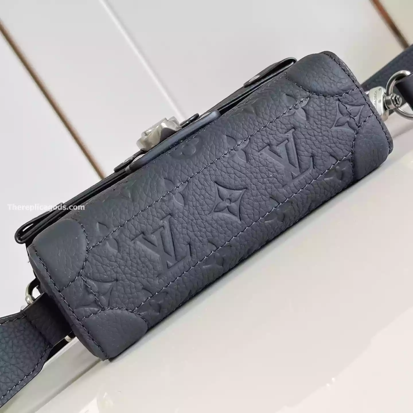 SOUL TRUNK CROSSBAG BLACK TAURILLON MONOGRAM – LW298