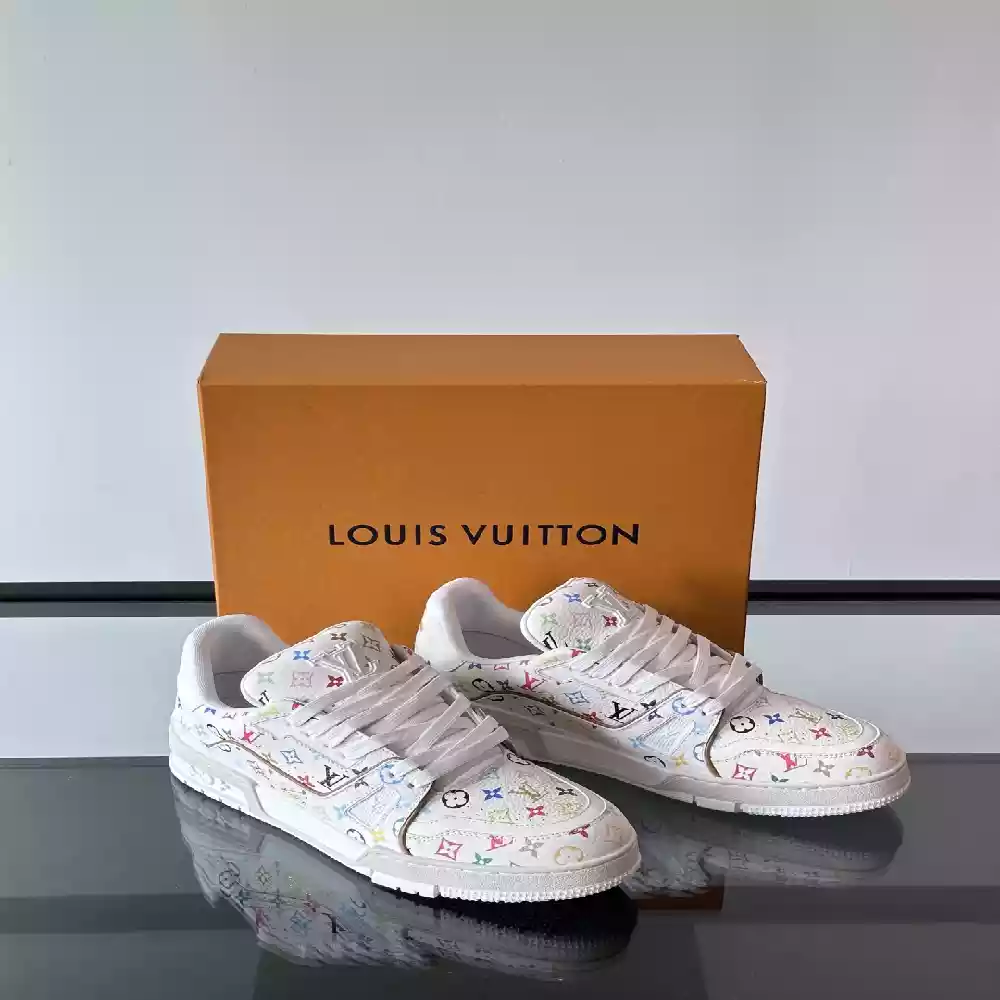 LV x TM LV TRAINER SNEAKER IN WHITE – LVS221