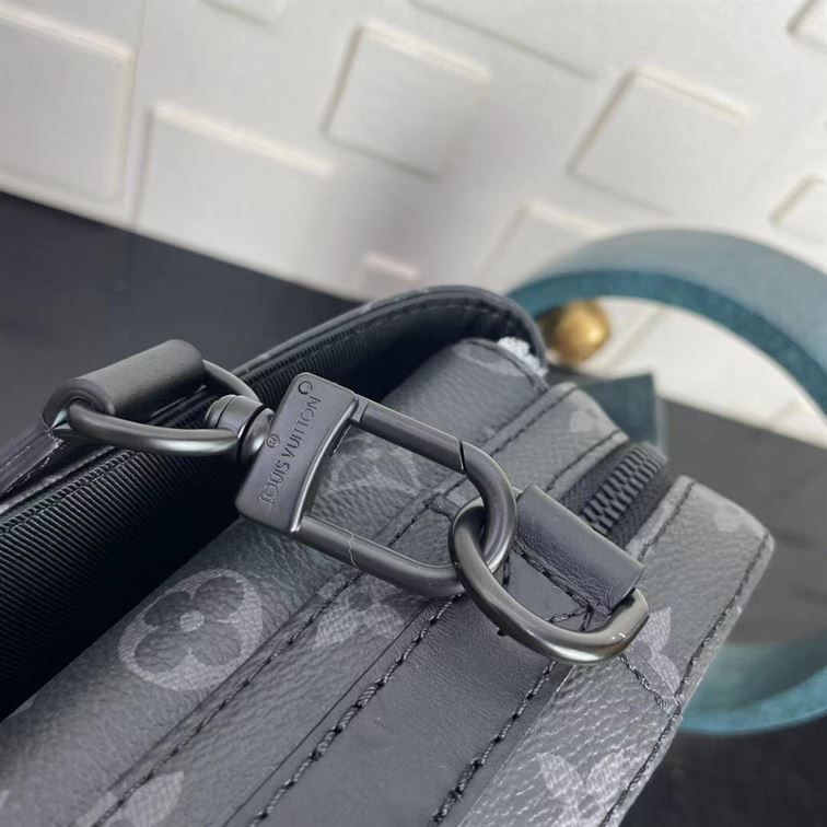 LOUIS VUITTON STEAMER MESSENGER MONOGRAM ECLIPSE – LVB058