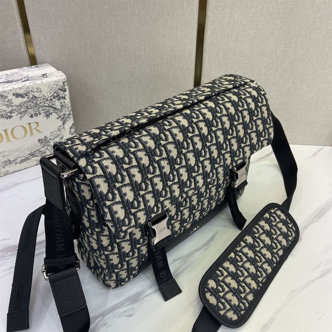 DIOR EXPLORER MESSENGER BAG – DIO006