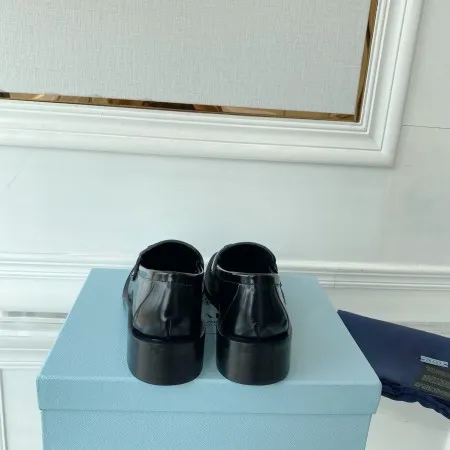 Prada Women’s Loafers In Black Unlined Brushed Leather – PRL005