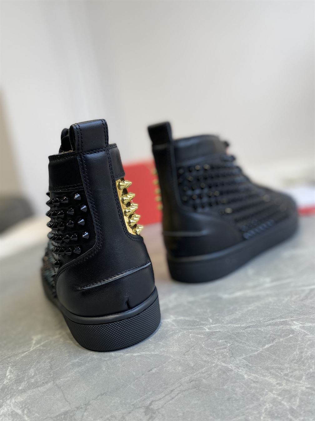 CHRISTIAN LOUBOUTIN HIGH TOP SNEAKER – CLS017