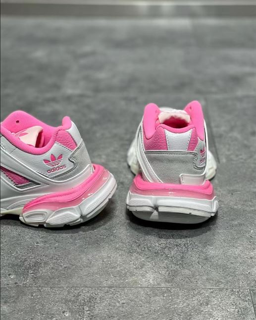 BALENCIAGA X ADIDAS TRACK FORUM LOW TOP SNEAKER – BLA082