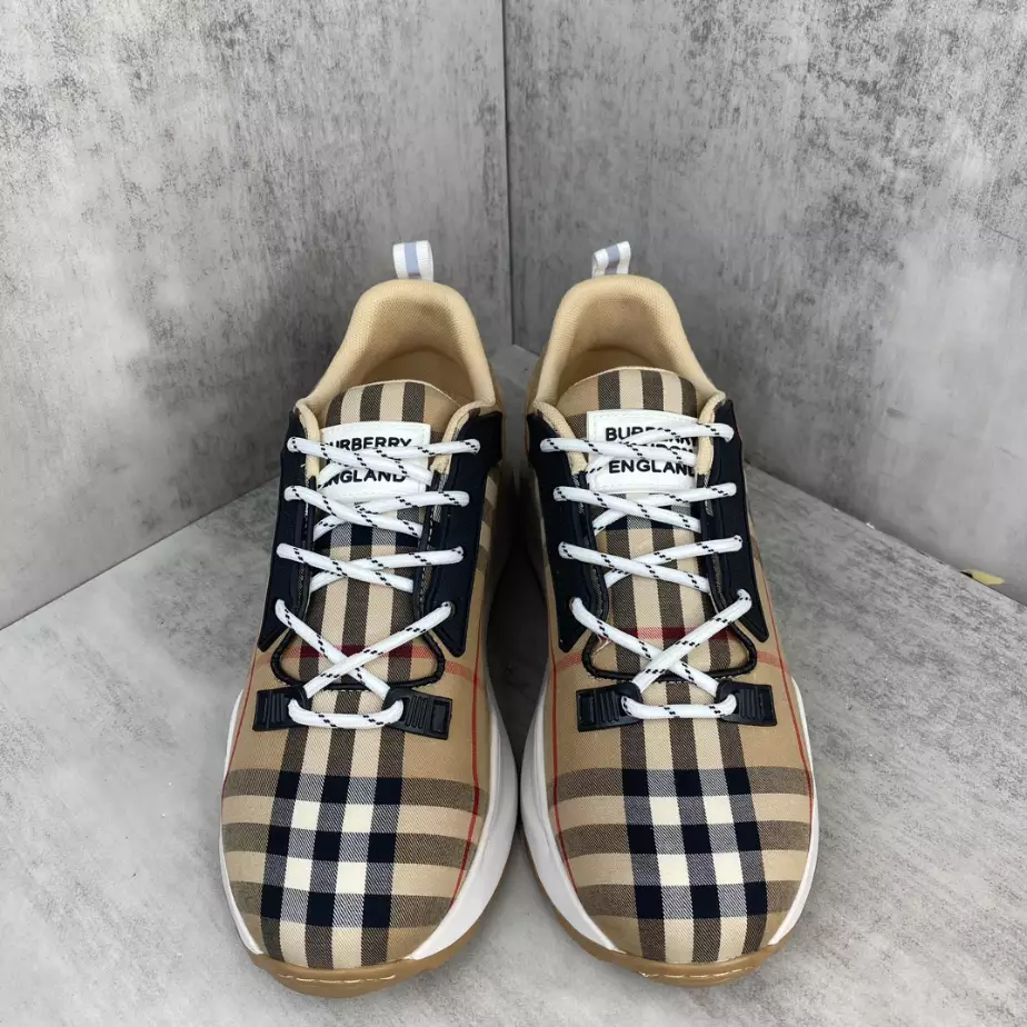 BURBERRY PLATFORM SNEAKERS – BBR058