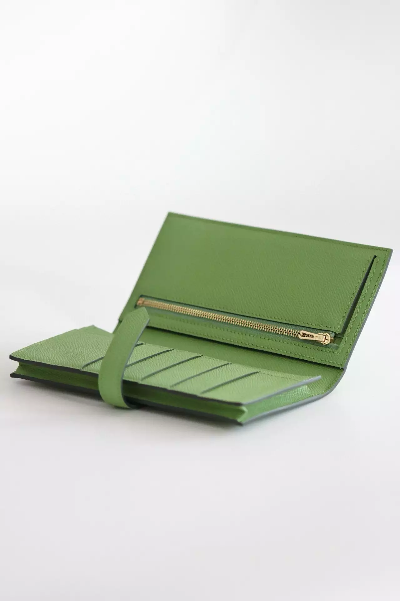 Hermes Bearn Long Handmade Wallet in Vert Criquet Epsom Calfskin – HW143