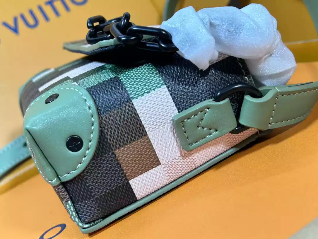 Steamer Wearable Wallet Green Damoflage Coated Canvas M83172 – LW233