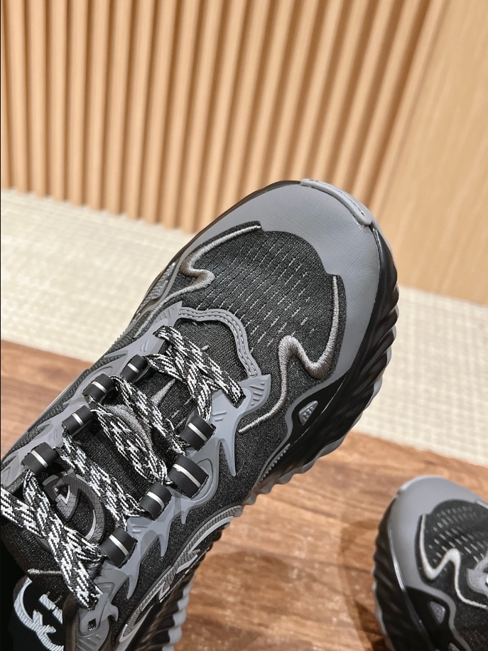 Gucci Ripple Black Dusty Sneaker – GCC163