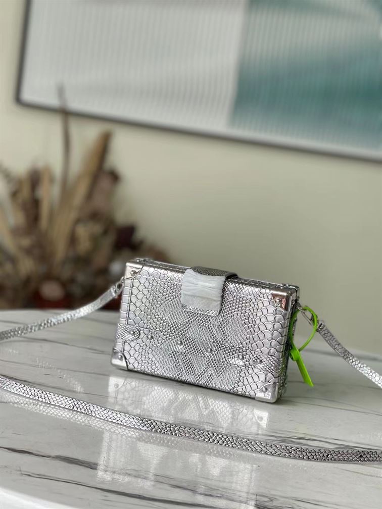 LOUIS VUITTON PETITE MALLE CROCODILIEN MAT – LW068