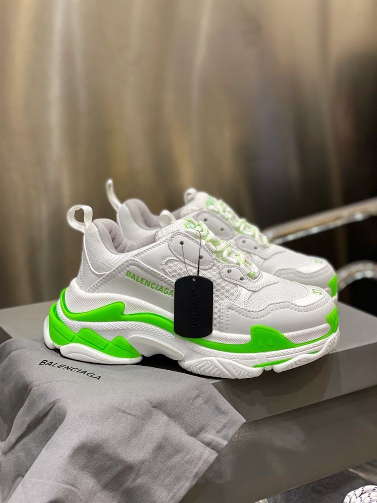 BALENCIAGA TRIPLE S 1.0 SNEAKERS IN WHITE AND GREEN – BLA022