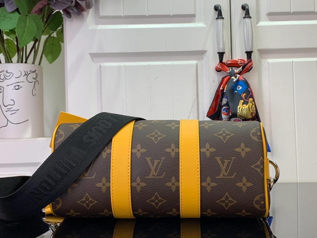 Louis Vuitton Keepall Bandoulière 25 – LW198