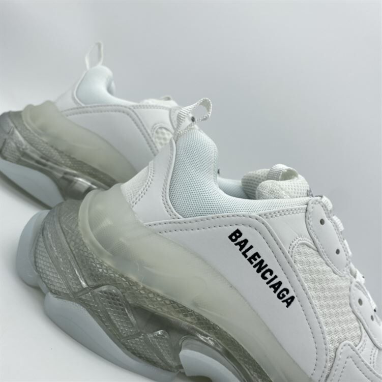 BALENCIAGA TRIPLE S IN WHITE – BLA027