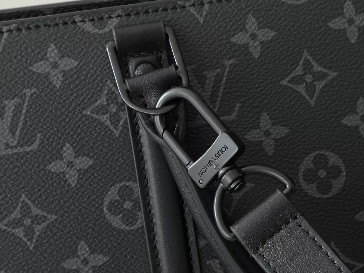 Sac Plat 24H Black Monogram Eclipse Canvas M47059 – LW207