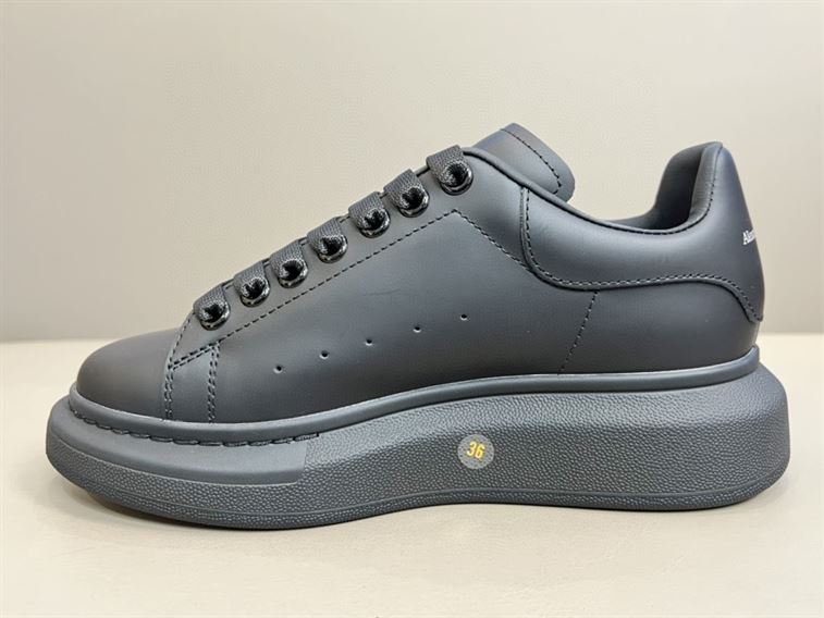 ALEXANDER MCQUEEN GRAFFITI OVERSIZED SNEAKER IN BLACK – ALD021