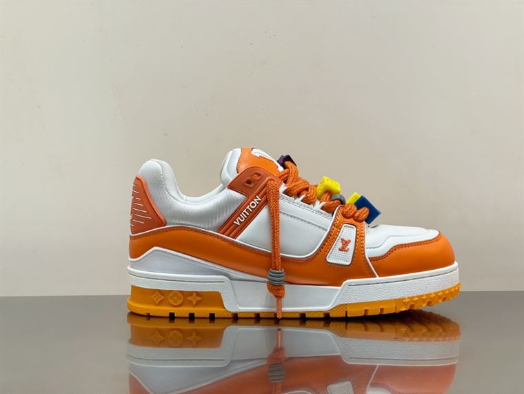 LOUIS VUITTON TRAINER MAXI LOW-TOP SNEAKERS IN WHITE AND ORANGE – LVS115