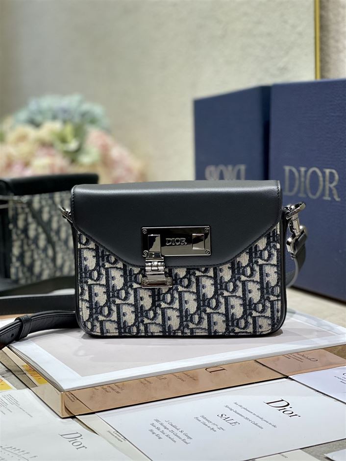 DIOR MESSENGER POUCH OBLIQUE GALAXY – DOB080