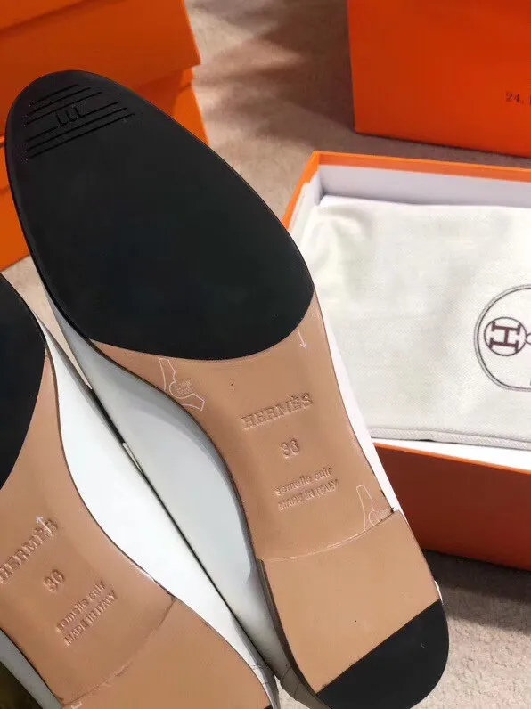 Hermes Women’s Royal Loafers In White Calfksin – HM089