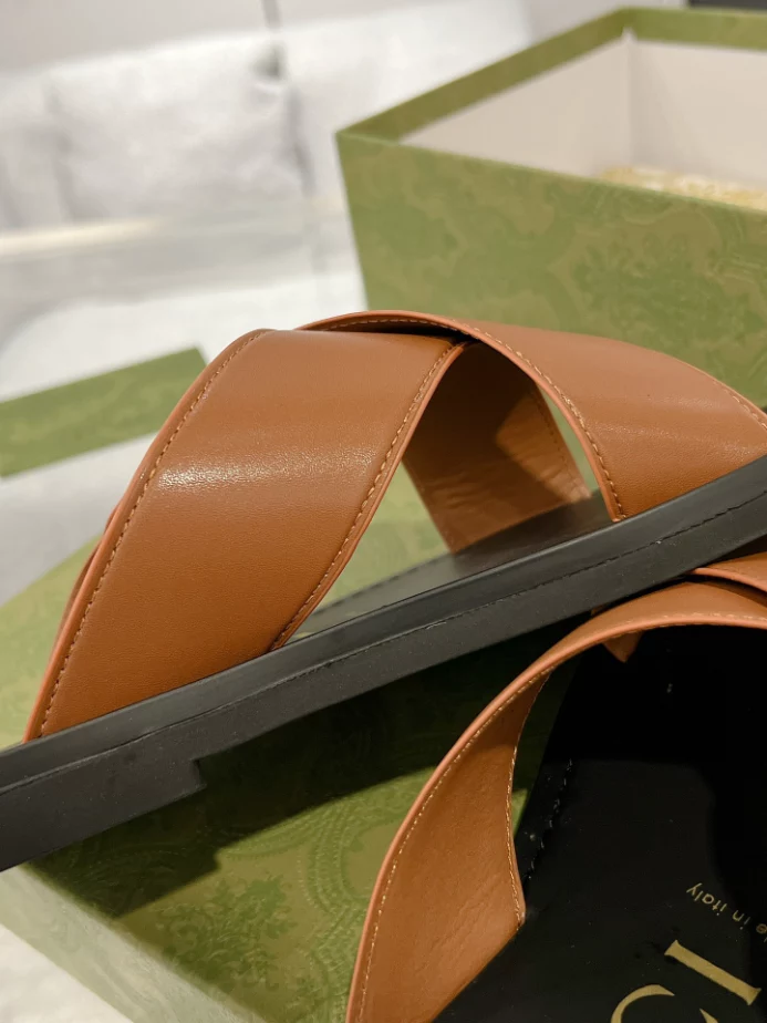 GUCCI MEN’S SLIDE SANDAL – GSL068