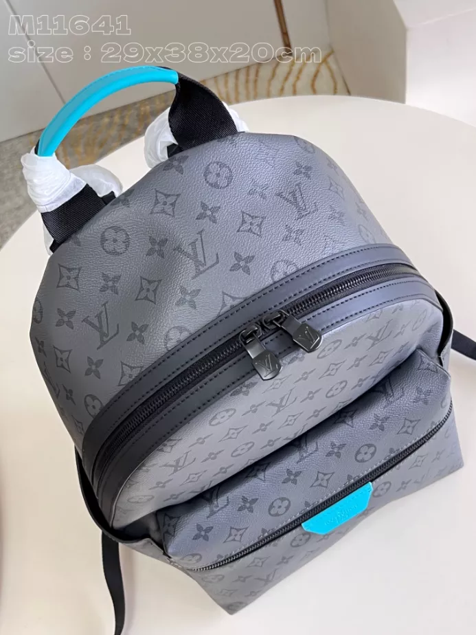 Discovery Backpack PM Turquoise Monogram Eclipse Reverse Canvas – LW161