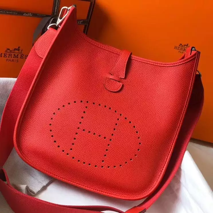 Hermes Evelyne III 29 PM Bag In Red Clemence Leather – HW064