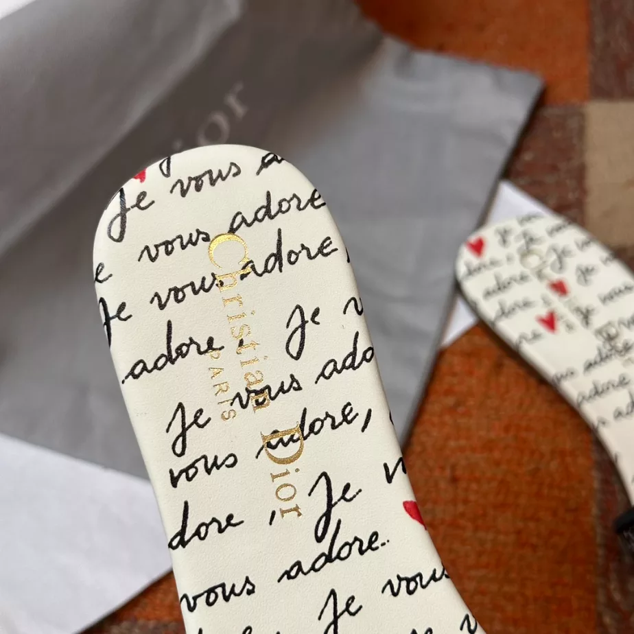 DIOR DWAY SLIDE – DS032