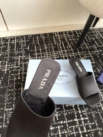 PRADA HEELED SLIDES 35MM IN BLACK SATIN – PSD066