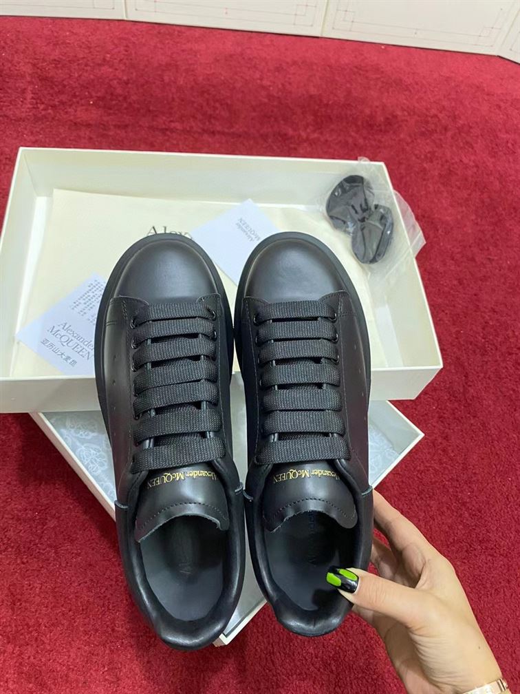 ALEXANDER MCQUEEN SNEAKER – ALD009