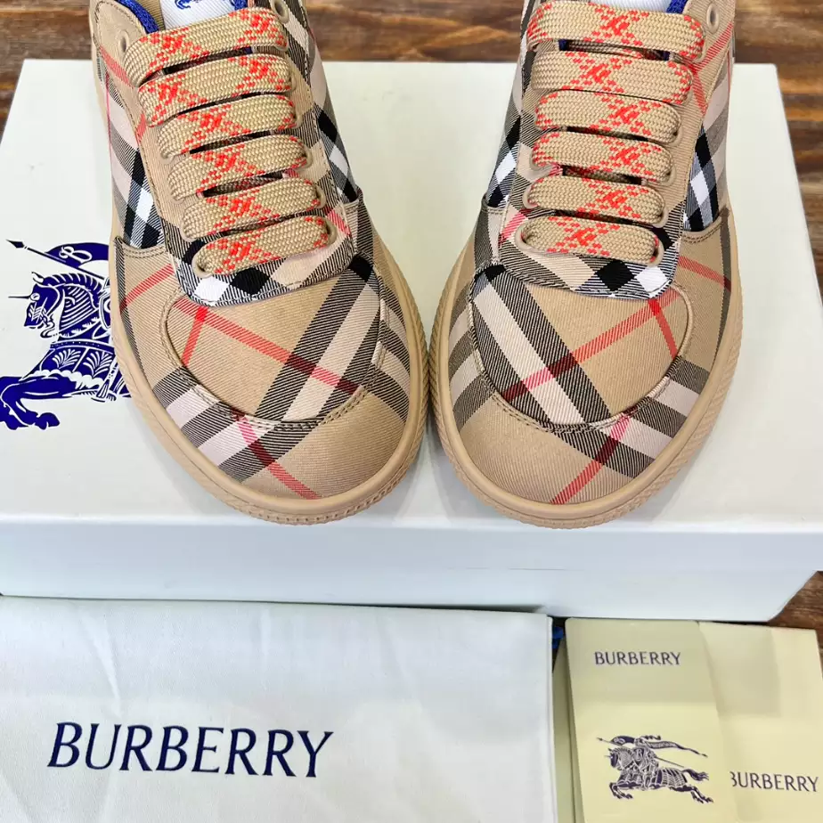 BURBERRY CHECK TERRACE SNEAKERS – BBR094