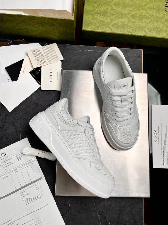 Gucci Embossed White Leather Sneakers – GCC197