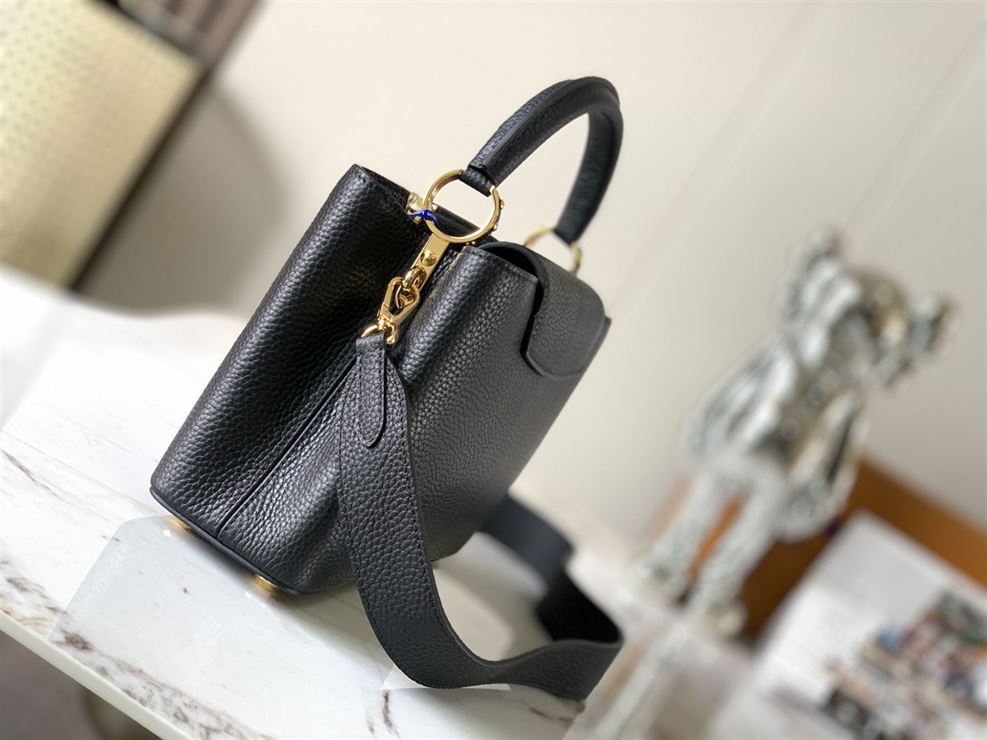 LOUIS VUITTON CAPUCINES BB Black – LW042