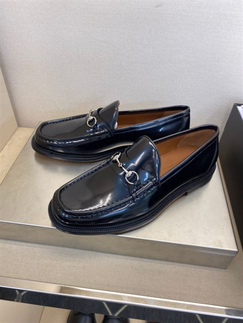 GUCCI HORSEBIT LEATHER LOAFER – GL044