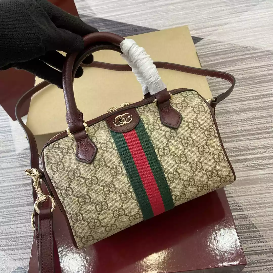 Gucci Savoy medium duffle bag in Beige GG Canva – BG085