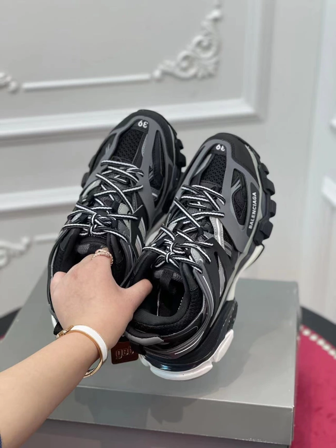 BALENCIAGA TRACK SNEAKER – BLA134