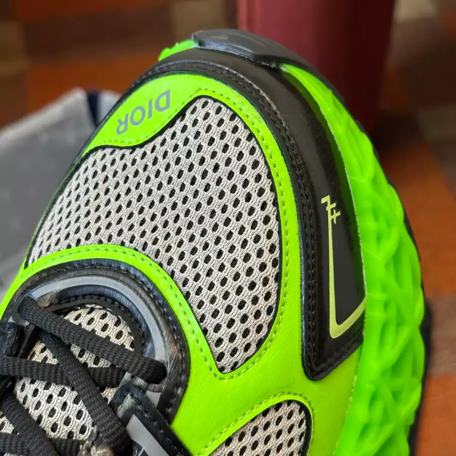 DIOR B35 BLADE COUPLE SNEAKERS – DO0205