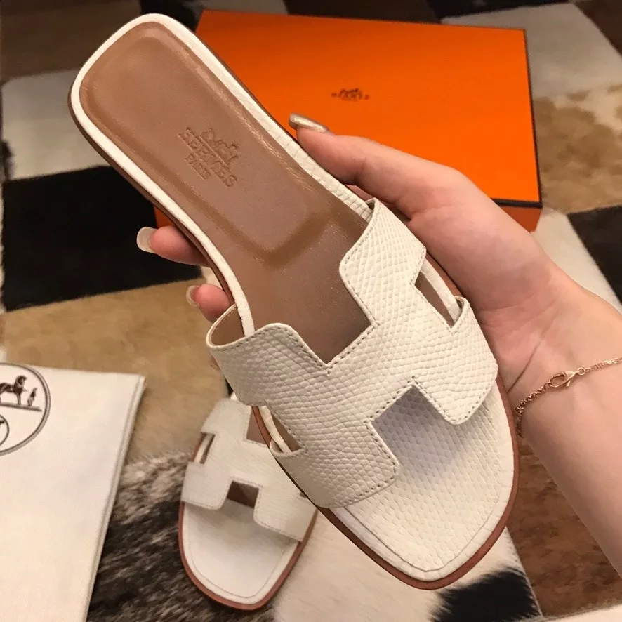 HERMES ORAN SLIDE SANDALS IN WHITE LIZARD LEATHER – HMSD120