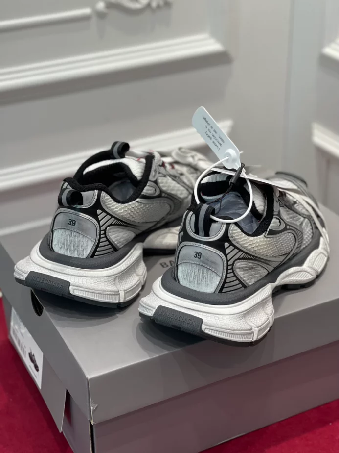 BALENCIAGA MEN’S 3XL SNEAKER – BLA120