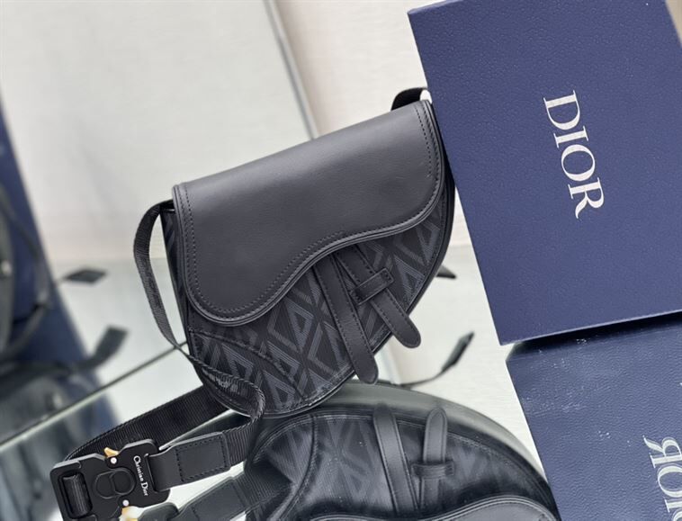 DIOR MINI SADDLE BAG BLACK CD DIAMOND CANVAS AND SMOOTH CALFSKIN – DIO007