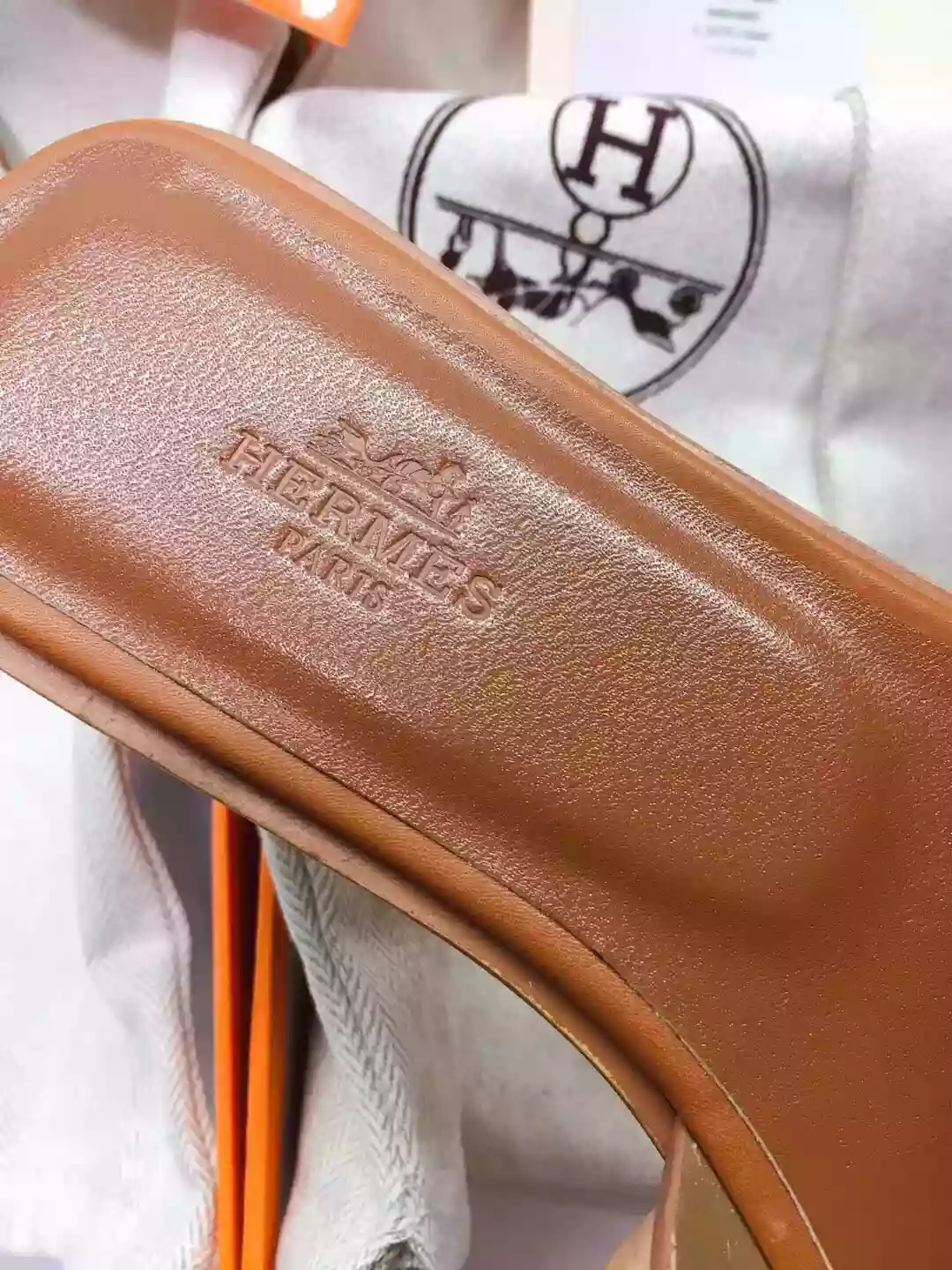 HERMES ORAN SLIDE SANDALS IN BROWN LEATHER WITH STITCHED – HMSD043