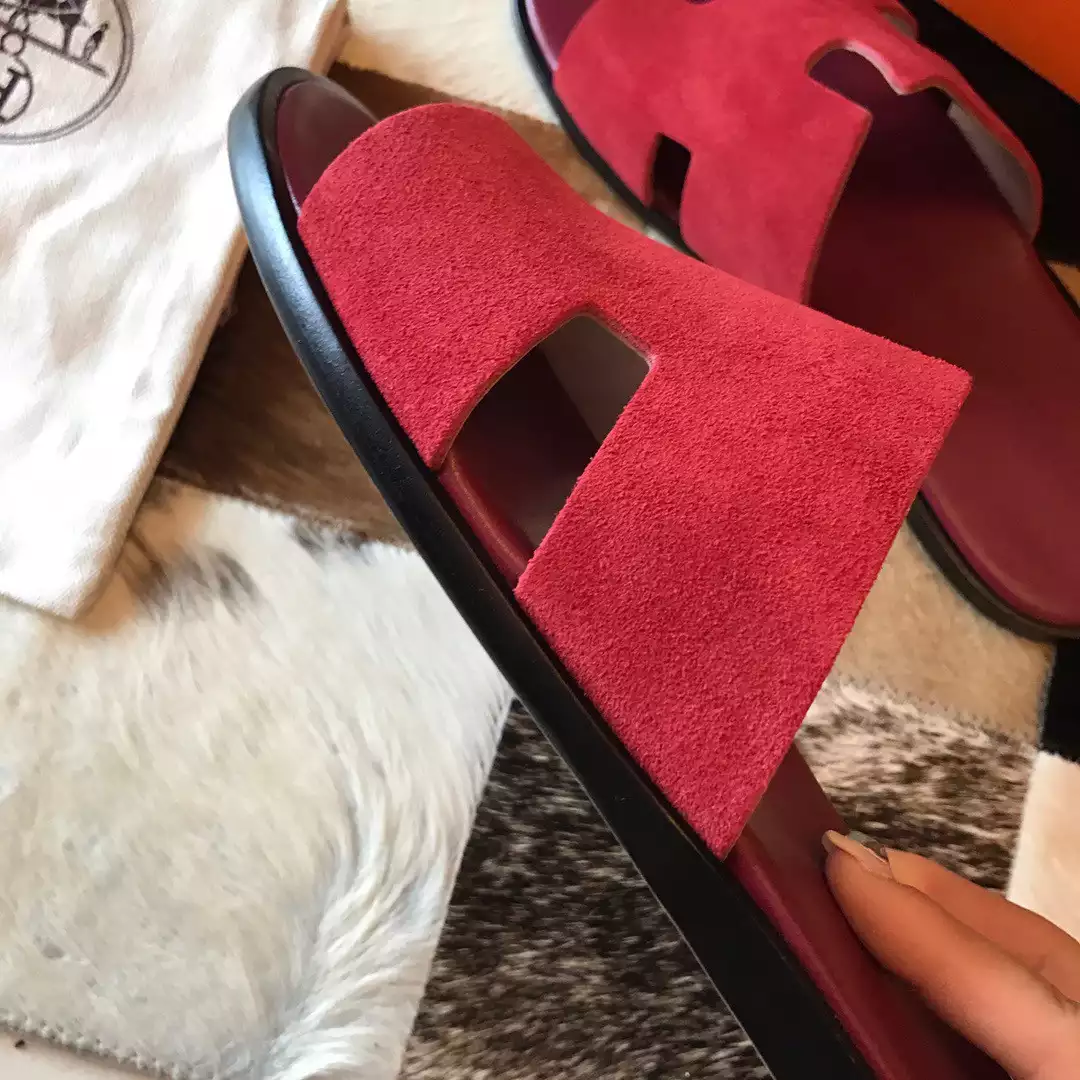 HERMES MEN’S IZMIR SANDALS IN BORDEAUX SUEDE CALFSKIN – HMSD037