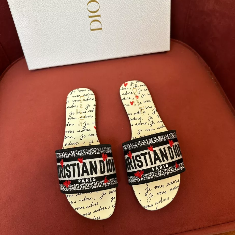 DIOR DWAY SLIDE – DS032